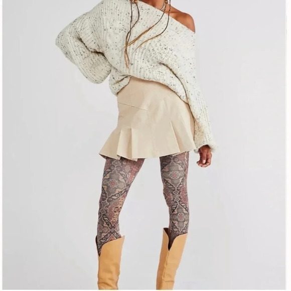 Free People Sugar and Spice vegan leather skirt size 12 - Picture 3 of 9